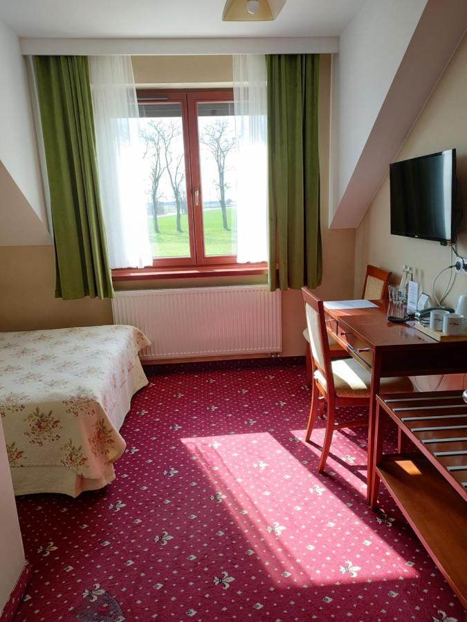 Gospoda Pazibroda Maków Mazowiecki Buitenkant foto